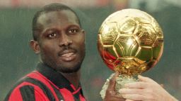 MILAN - JANUARY 5:  George Weah of AC Milan is presented the 'European Footballer of the Year' award before the Serie A match between AC Milan and Sampdoria held on January 5, 1996 at the San Siro, in Milan, Italy. AC Milan won the match 3-0. (Photo by Claudio Villa/ Grazia Neri/Getty Images)