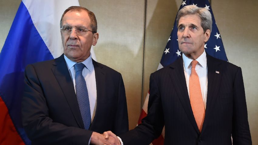 ALTERNATIVE CROP - Russian Foreign Minister Sergei Lavrov (L) and US Secretary of States John Kerry shake hands as they meet for diplomatic talks on February 11, 2016 in Munich, southern Germany.
Russia said it was ready to discuss a ceasefire in Syria as foreign ministers gathered in Munich in a bid to kick-start peace talks derailed by the regime onslaught on the besieged city of Aleppo. / AFP / Christof STACHE        (Photo credit should read CHRISTOF STACHE/AFP/Getty Images)