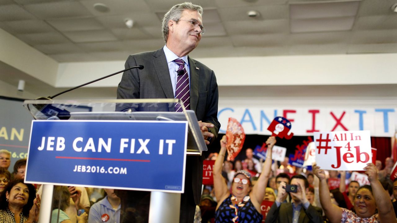 Republican presidential candidate and former Florida Gov. Jeb Bush speaks to supporters during a rally on his "Jeb Can Fix It" tour on November 2, 2015. 