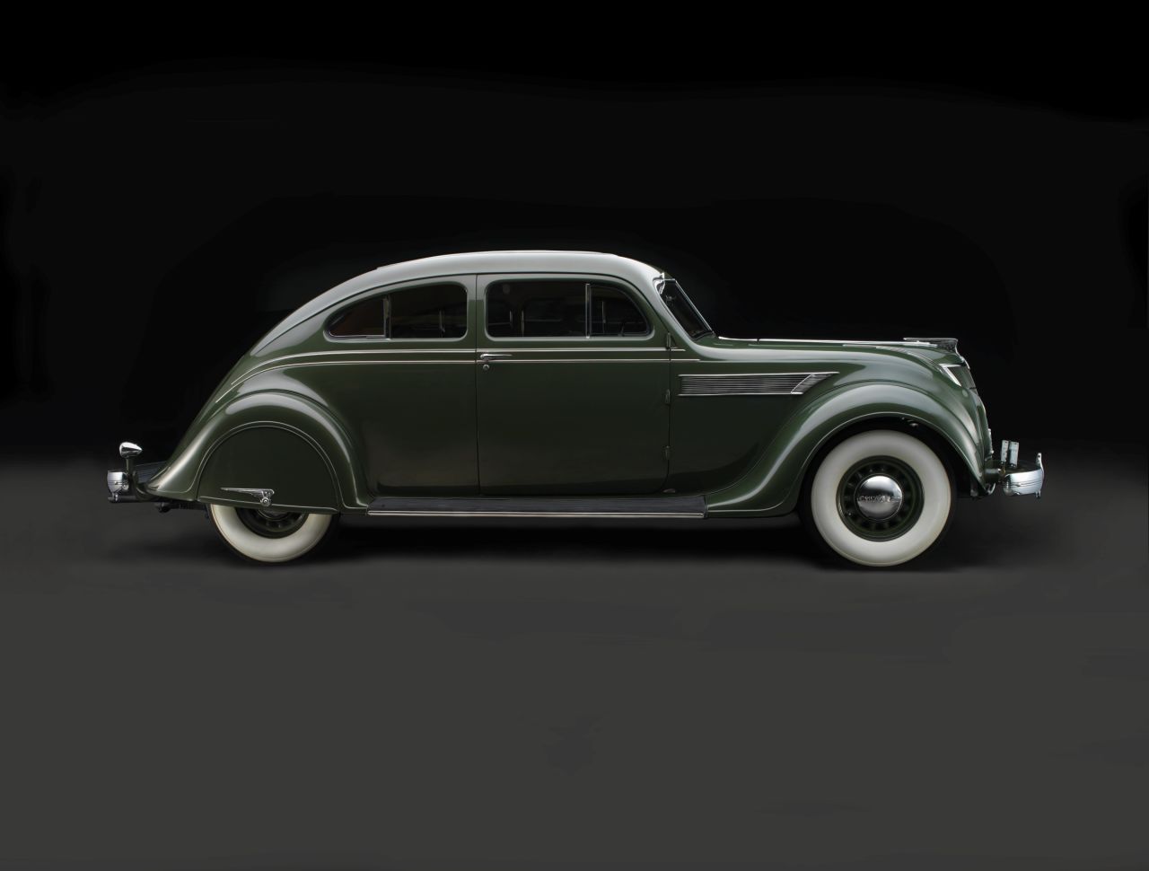 According to the event's curator Cindi Strauss, "transportation design in the first half of the 20th century affords numerous opportunities to study the global influence of style."
