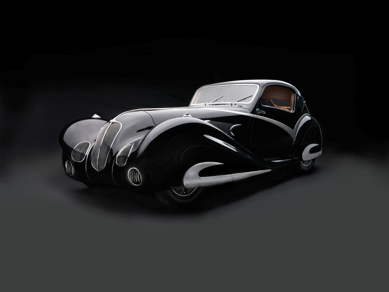 The Museum of Fine Arts in Houston will host an exhibition of automobiles that are so beautifully sculpted, they can best described as works of art.
