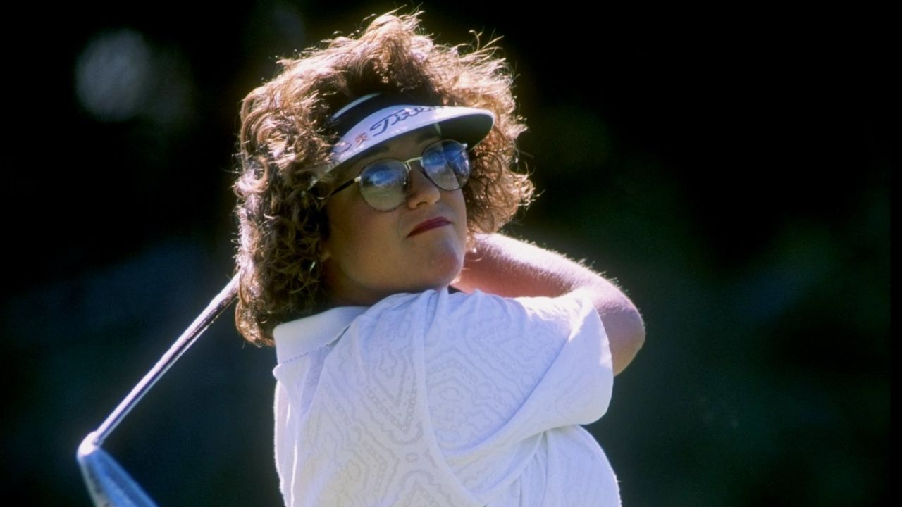 Kerr made the amateur 1996 U.S. Curtis Cup team and turned pro later that year, aged 18.