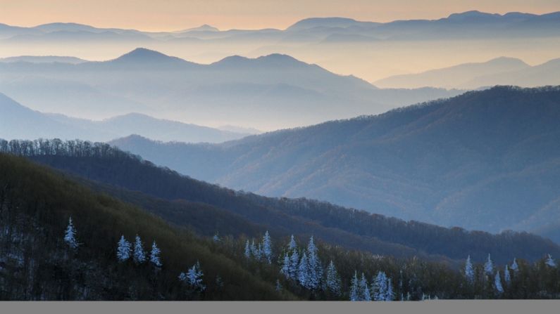 <a href="http://www.cnn.com/2013/05/23/travel/national-parks-great-smoky/">Great Smoky Mountains National Park</a>, which straddles the North Carolina-Tennessee border, was the third most-visited National Park Service site in 2015. It was the most-visited of the nation's 59 specially designated national parks. 
