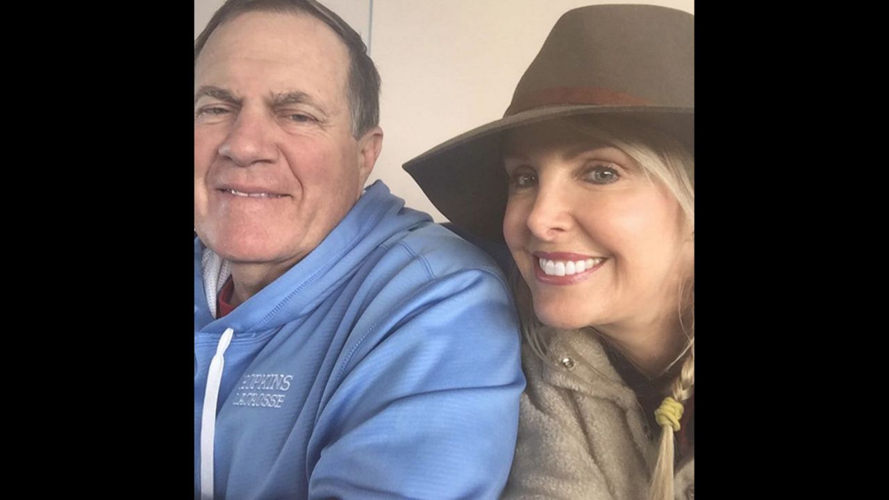 Is that a smile on Bill Belichick? The usually gruff football coach appears happy in a selfie taken by his girlfriend, Linda Holliday, on Saturday, February 13. "Stay warm & cozy on this Valentine's weekend!" <a href="https://www.instagram.com/p/BBuuV7piUeO/" target="_blank" target="_blank">she said on Instagram.</a>