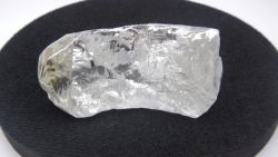 huge diamond discovered angola orig_00000000.jpg
