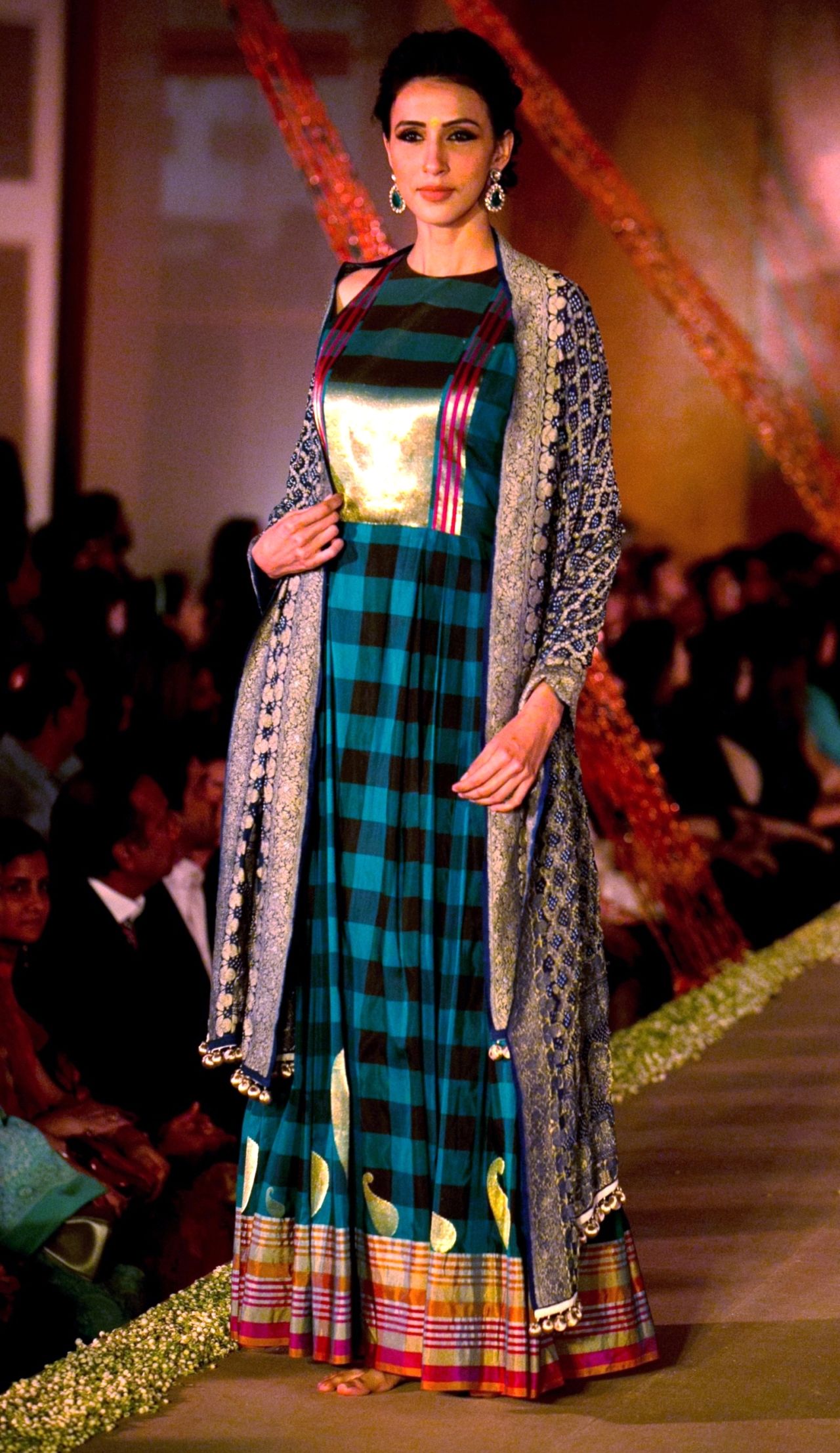 The use of gold has been retained from the original Benarasi weave.