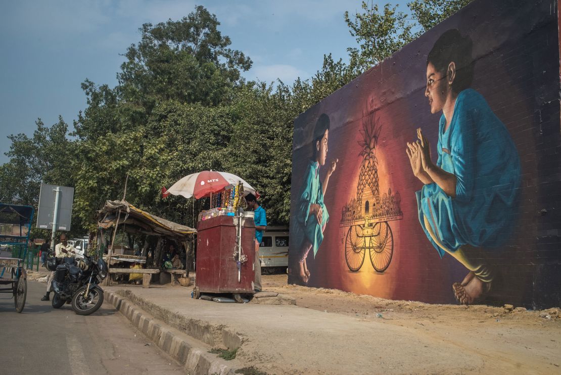 A piece by artists Colectivo Licudo and AlfAlfa transformed a garbage collection center