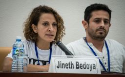 Jineth Bedoya discusses the Colombian conflict in Havana, Cuba, in 2014.