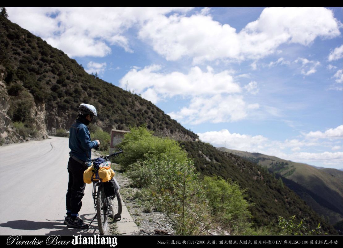 Chen Jianliang biked across Tibet in 2012. 