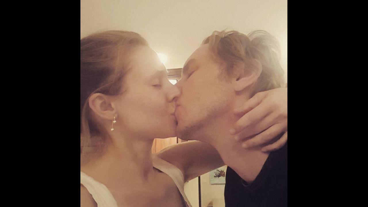 Actress Kristen Bell kisses her husband, Dax Shepard, <a href="https://www.instagram.com/p/BB4EAiRKhgS/?taken-by=kristenanniebell" target="_blank" target="_blank">as she opened her Instagram account</a> on Wednesday, February 17. "I don't know how to use instagram but I do like this picture," she said.