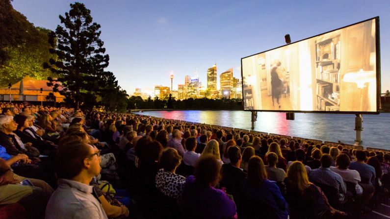 <a href="index.php?page=&url=http%3A%2F%2Fwww.stgeorgeopenair.com.au%2F" target="_blank" target="_blank">St.George OpenAir Cinema</a>, located at Sydney's Mrs Macquaries Point, entertains up to 2,000 moviegoers with a hydraulically raised screen every January and February.