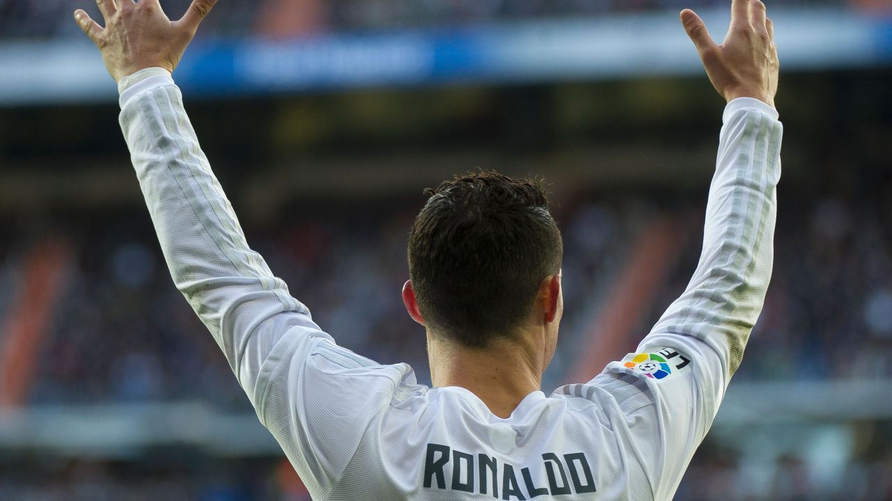  Cristiano Ronaldo gestures during the La Liga match between Real Madrid and Atletico Madrid.