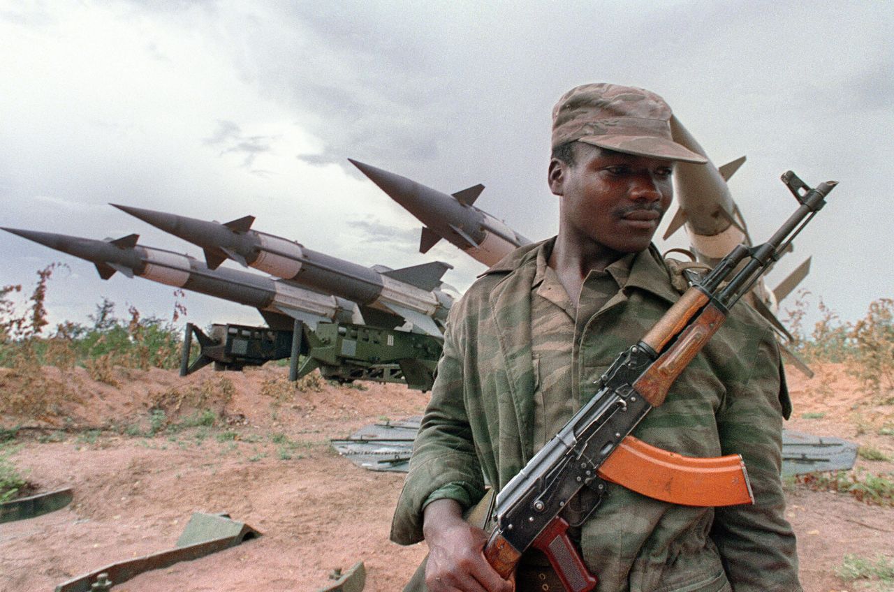Angola's brutal 27-year civil war claimed over 500,000 civilian lives before ending in 2002. Now, guns and tanks from the war are being scrapped to kickstart a steel industry.