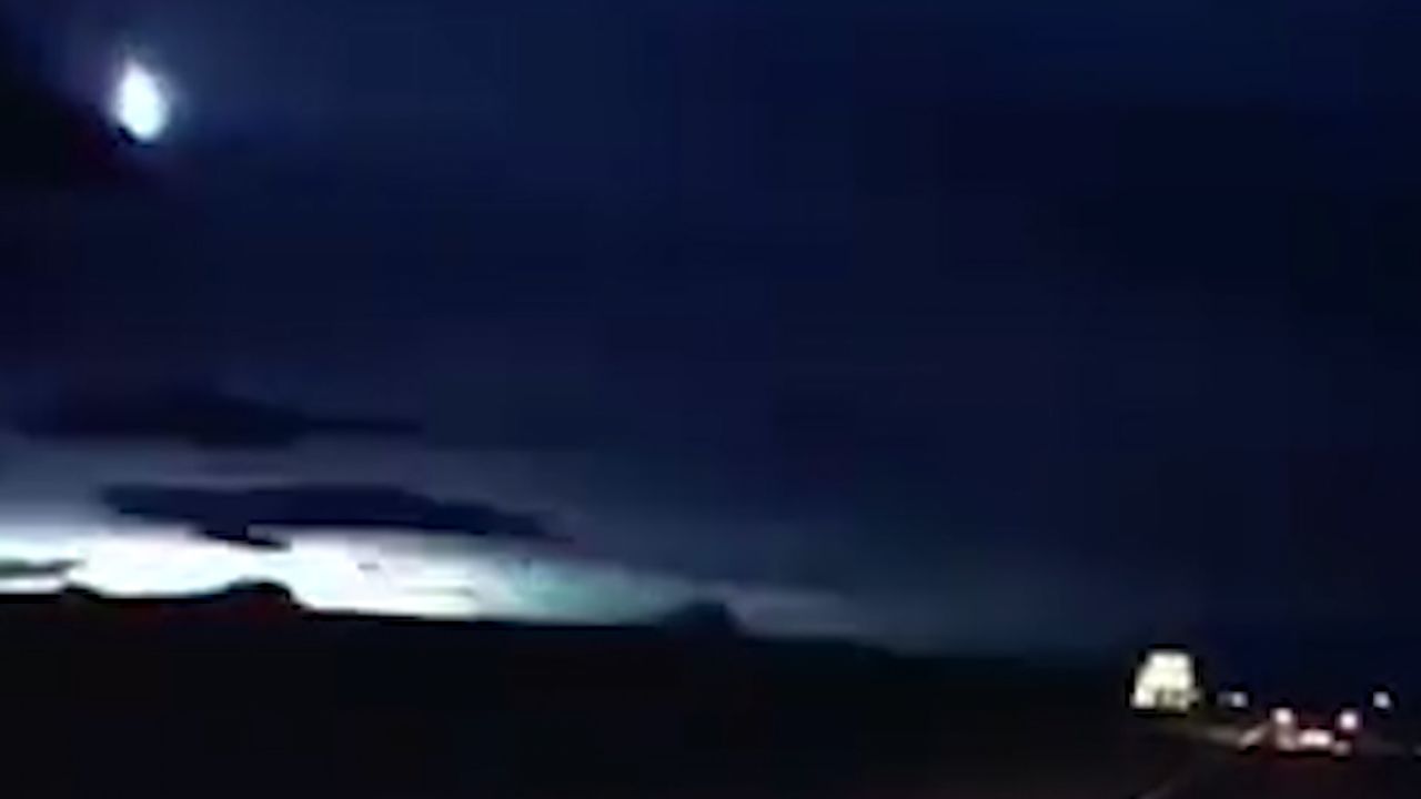 meteor fireball scotland sky