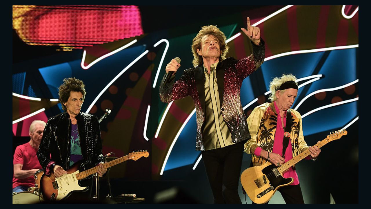 The English rock band Rolling Stones kick off their "America Latina Ole 2016" tour at the National Stadium in Santiago, on February 3, 2016. / AFP / MARTIN BERNETTI        (Photo credit should read MARTIN BERNETTI/AFP/Getty Images)