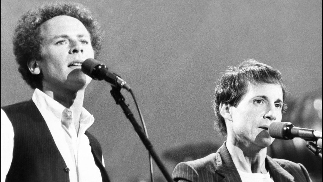 <strong>'60s songbirds reunite:</strong> About <a href="http://www.nydailynews.com/entertainment/music/simon-garfunkel-plays-crowd-central-park-1981-article-1.2353782" target="_blank" target="_blank">500,000 fans</a> showed up to watch Paul Simon and Art Garfunkel perform in New York's Central Park on September 21, 1981. It was the largest crowd to ever attend a free concert there. The duo, known for hits such as "Mrs. Robinson," hadn't performed together for a decade.