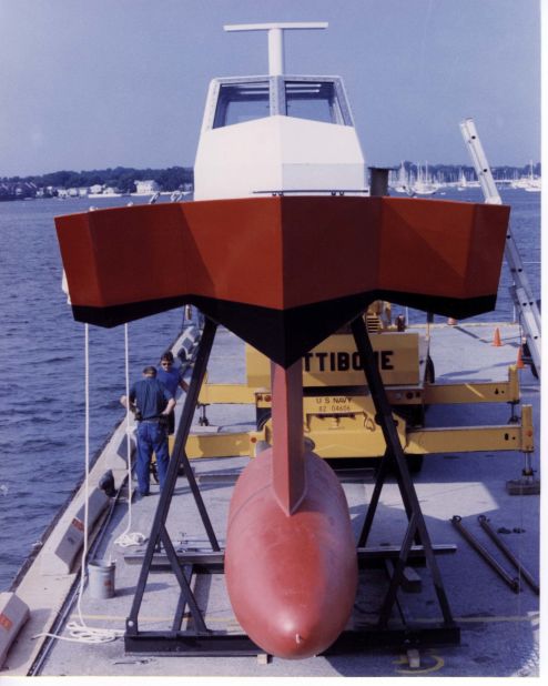 The Tetrahedron's HYSWAS hull is based upon an existing design which was used by MAPC's Quest in 1995 as a technology demonstrator.