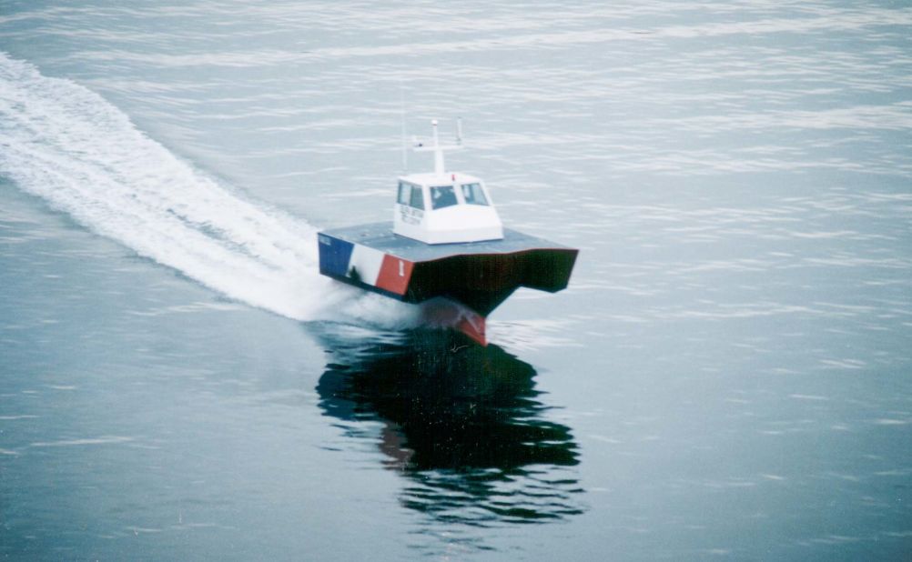 Made from carbon fiber and duplex stainless steel, the Tetrahedron is 25 meters long and can reach speeds of up to 38 knots (43.7 mph) over a range of 3,000 nautical miles. According to Schwinge, it has drawn influence from the America's Cup racing world and the Maritime Applied Physics Corporation's (MAPC) Quest boat (pictured).