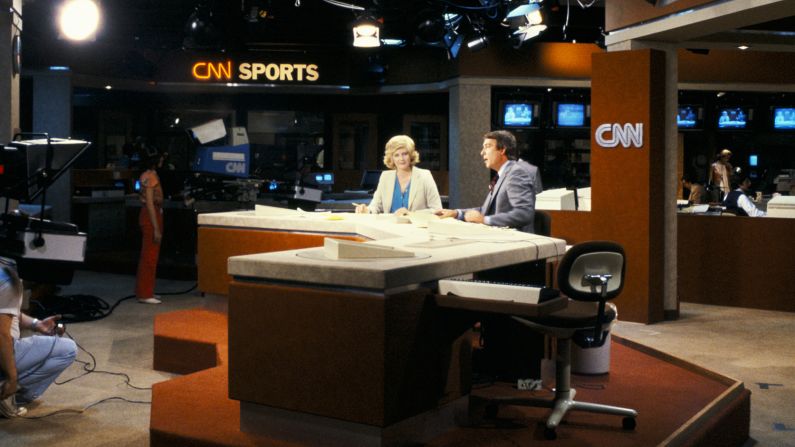 <strong>The birth of cable news:</strong> CNN, the world's first 24-hour television news network, <a href="index.php?page=&url=http%3A%2F%2Fcnnpressroom.blogs.cnn.com%2F2011%2F06%2F01%2Fcnns-first-broadcast-june-1-1980%2F" target="_blank">debuted </a>on June 1, 1980. David Walker and Lois Hart, who were husband and wife, anchored the first broadcast.