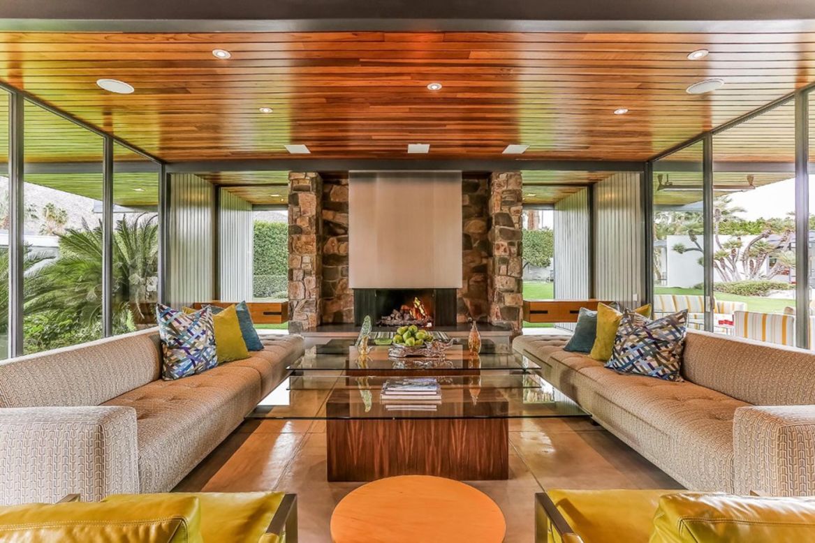 Leonardo DiCaprio has been renting out his 7,000 sq ft home in Palm Springs since 2014. 