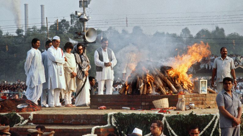 <strong>Last rites for a fallen leader:</strong> In October 1984, longtime Indian Prime Minister Indira Gandhi was shot to death by a pair of Sikh household guards, four months after she had ordered an attack on a Sikh temple in Amritsar. The night before she died, <a href="index.php?page=&url=http%3A%2F%2Fnews.bbc.co.uk%2Fonthisday%2Fhi%2Fdates%2Fstories%2Foctober%2F31%2Fnewsid_2464000%2F2464423.stm" target="_blank" target="_blank">she said</a> at a rally: "I don't mind if my life goes in the service of the nation. If I die today, every drop of my blood will invigorate the nation."