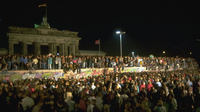 <strong>Walls come down:</strong> On December 22, 1989, Berlin's Brandenburg Gate reopened, symbolically ending the nearly 30-year division of East and West Germany. After army engineers created a tunnel through one of the crossing points in the gate, West German Chancellor Helmut Kohl walked through and shook the hand of East German Prime Minister Hans Modrow. As the crowds celebrated and crossed over into either side of the city, Modrow made a <a href="index.php?page=&url=http%3A%2F%2Fnews.bbc.co.uk%2Fonthisday%2Fhi%2Fdates%2Fstories%2Fdecember%2F22%2Fnewsid_2539000%2F2539765.stm" target="_blank" target="_blank">speech </a>and said of Brandenburg, "It must be a gate of peace."