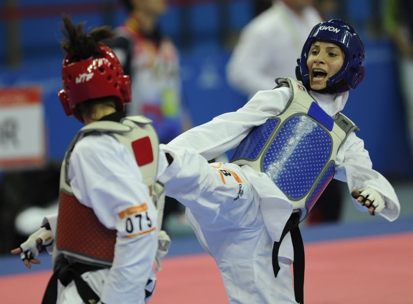 The Rio 2016 organizers have been determined in their bid to highlight the plight of refugees around the world. Indeed, Judoka Raheleh Asemani (right) is among the athletes bidding to compete for the team of refugees in Rio. 