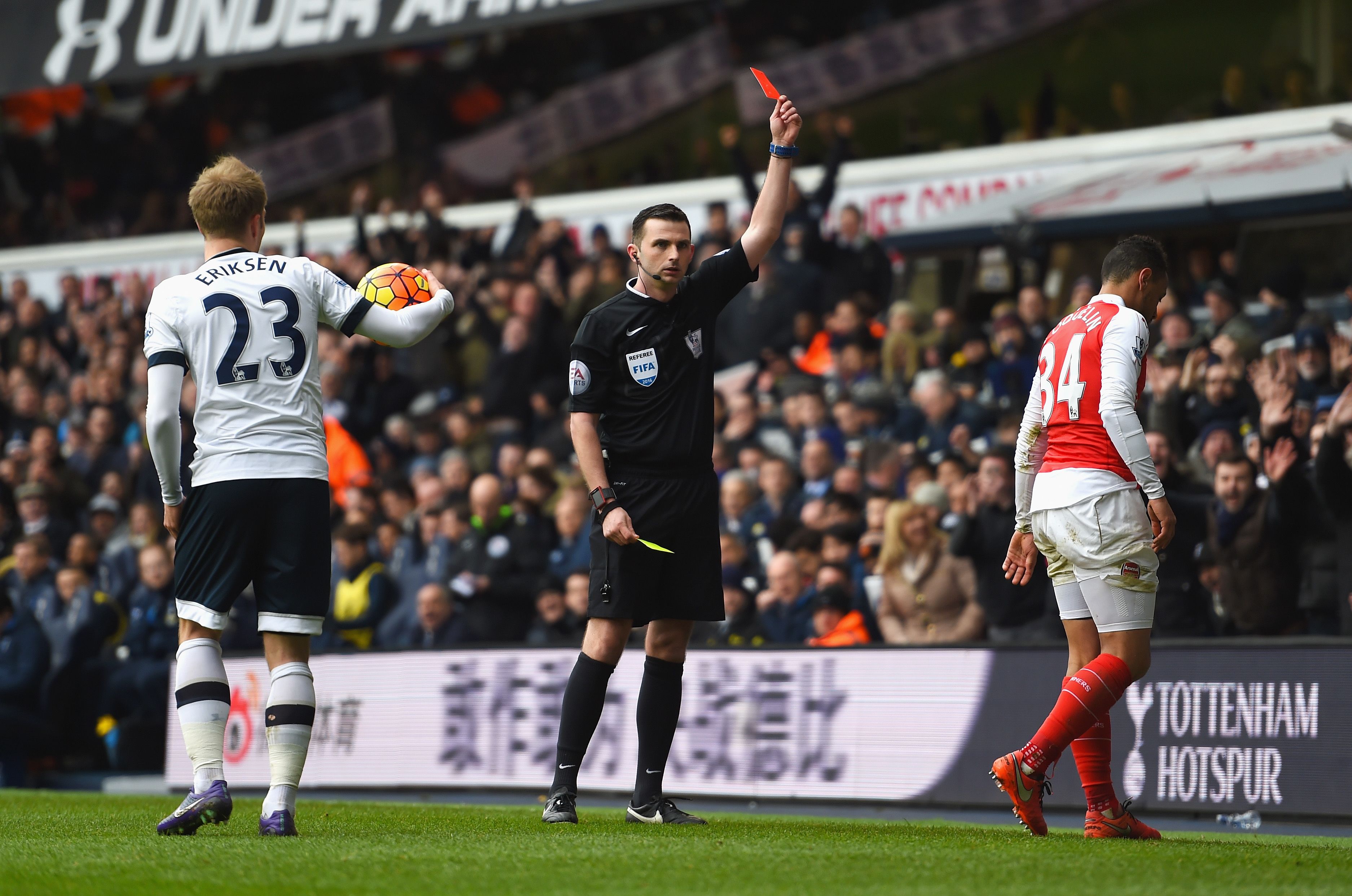 Tottenham conta com empate do Arsenal para assumir liderança do Inglês;  United ganha de virada - Esportes - R7 Futebol