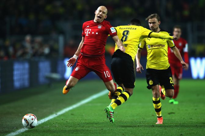 Bayern created the better chances with Arjen Robben (L) coming close for the German champion.