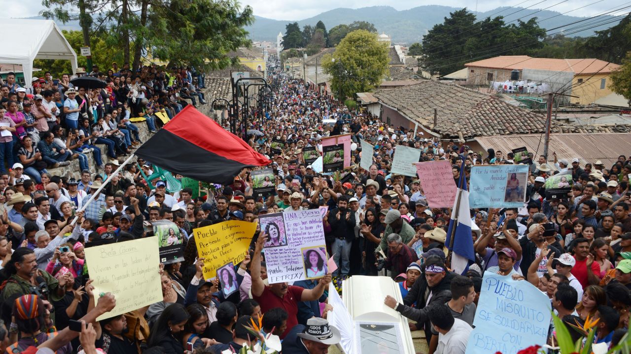 The coffin of Berta Caceres is carried to the cemetery in La Esperanza.