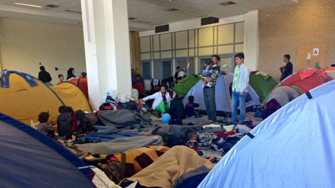 refugees hellinikon airport