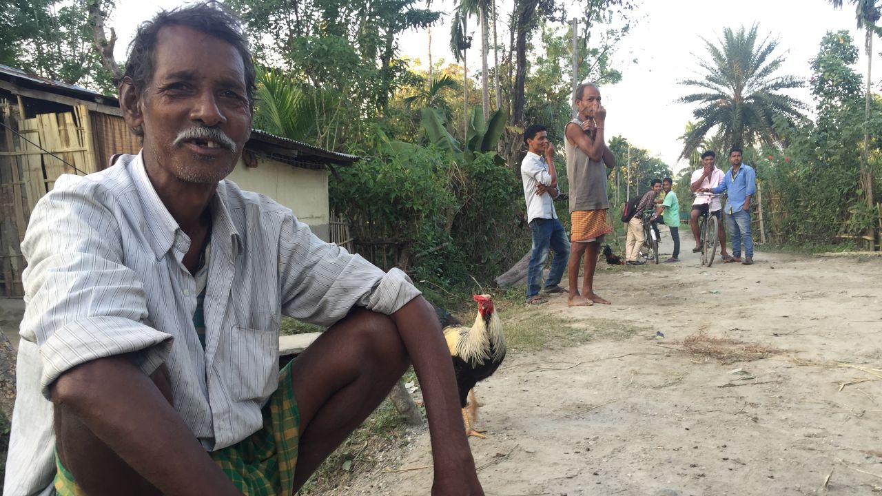 Vijay Gaur, Manju and Aarti's father, says the offers from human traffickers can seem tempting.