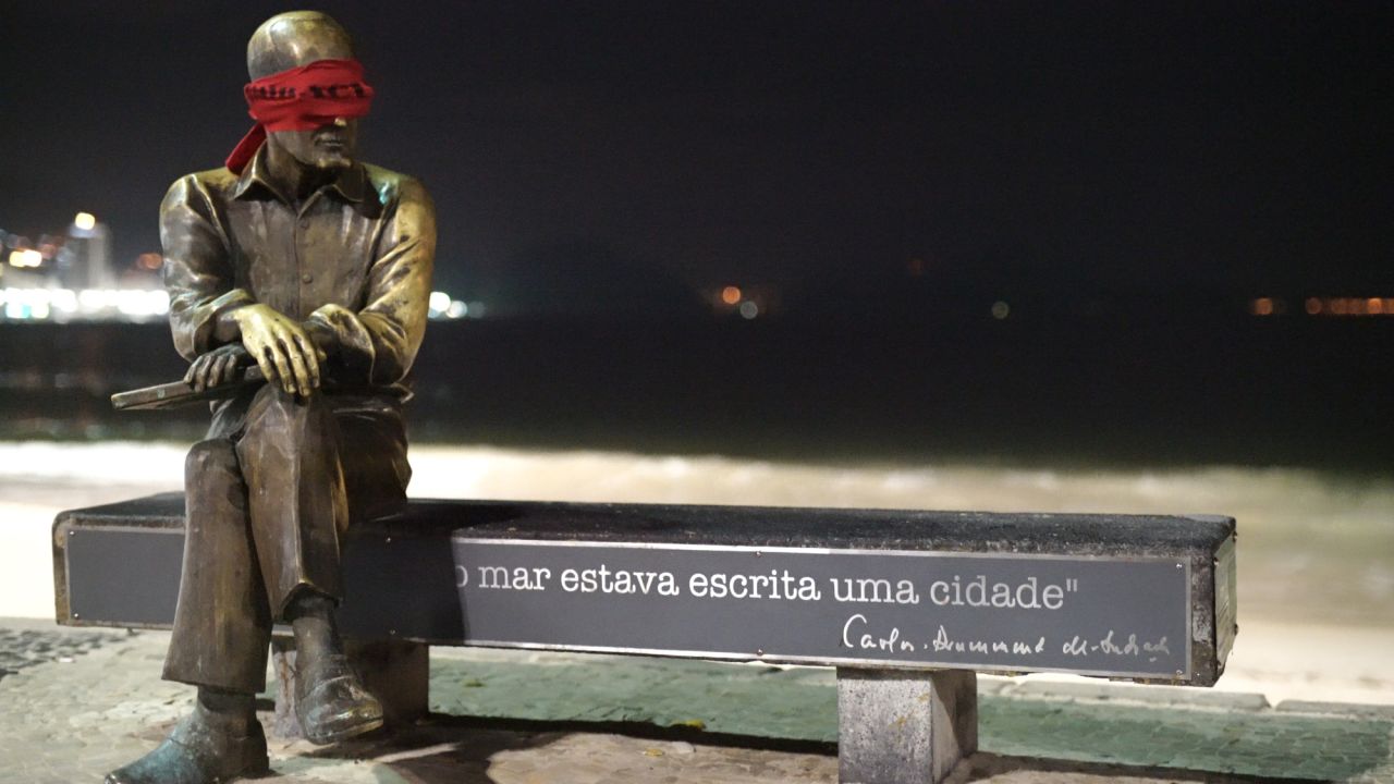 The statue of Brazilian writer Carlos Drummond de Andrade, adjacent to the famous Copacabana Beach, was blindfolded over the weekend.