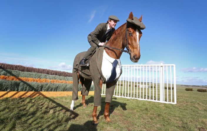Ahead of this week's Cheltenham festival, a "tweed steed" was unveiled by 20-time champion jockey Tony McCoy. 