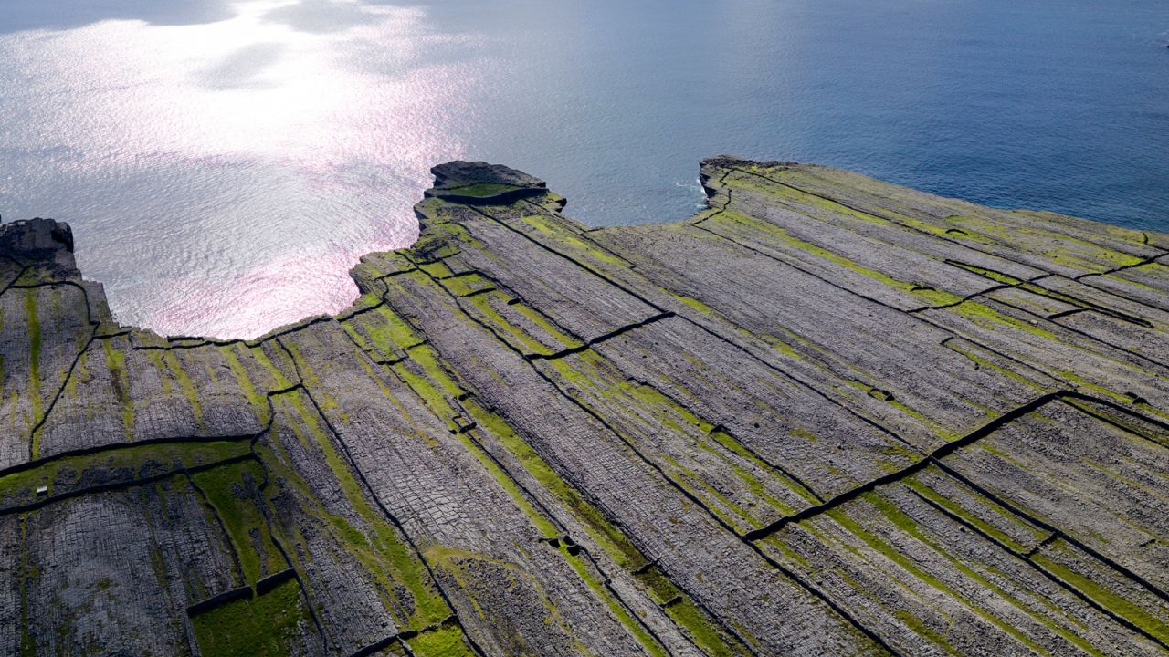 <strong>Inishmore (Galway): </strong>Inishmore is the largest of Galway's Aran Islands, off Ireland's west coast. The flat karst terrain is limestone crissed-crossed with cracks known as grikes.