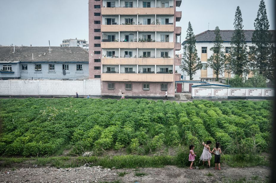 North Korea's apartments remind Huniewicz of the ones he saw in Eastern Europe, the photographer tells CNN.