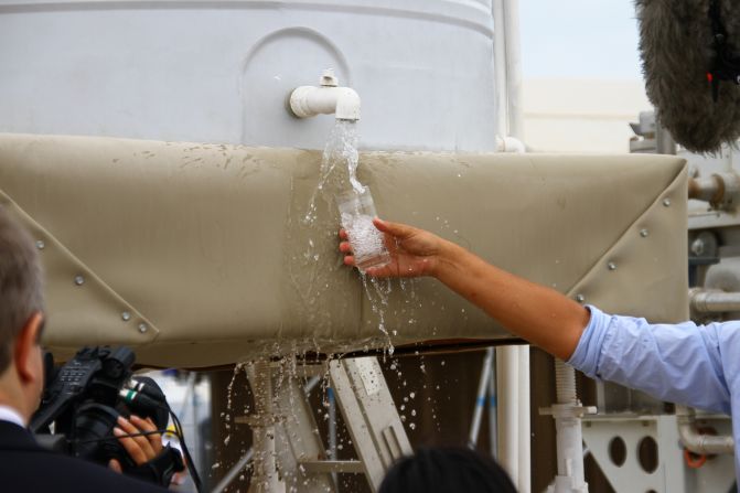 The facility also desalinate seawater to produce fresh water for drinking and agriculture - a scarce and precious resource where water scarcity is a growing problem. 