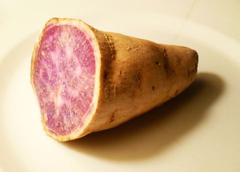 The purple flesh of the taro root is also rich in antioxidants.