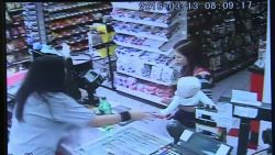 clerk saves baby mom seizure dnt_00002913.jpg
