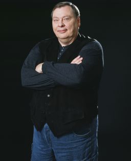 Larry Drake won two Emmys for playing the developmentally disabled messenger Benny Stulwicz.