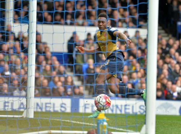 Arsenal's Danny Welbeck continued his fine form on return from injury, scoring his fourth goal in nine matches.