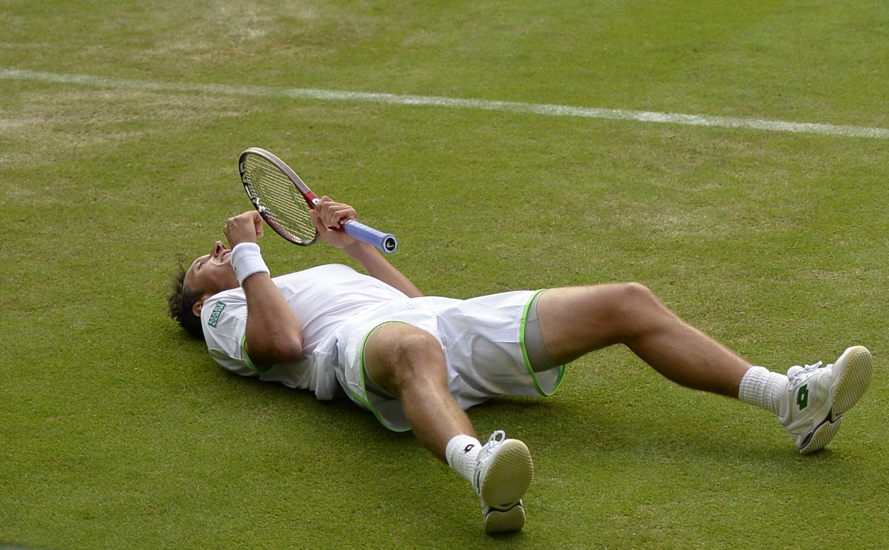Stakhovsky, no stranger to making controversial comments, called Murray's remark about him "disappointing." On court, he made his biggest splash by upsetting Roger Federer at Wimbledon in 2013. 
