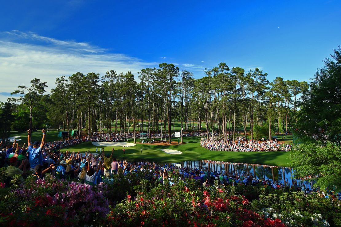 Augusta is known for the roars of the "patrons", especially on the final Sunday. 