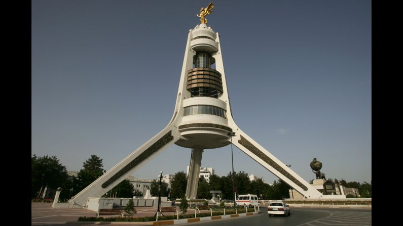 According to AFP photographer Dmitry Kostyukov, Turkish firms have been the main constructors of Ashgabat's white marble structures -- the Neutrality Arch is one of them. 