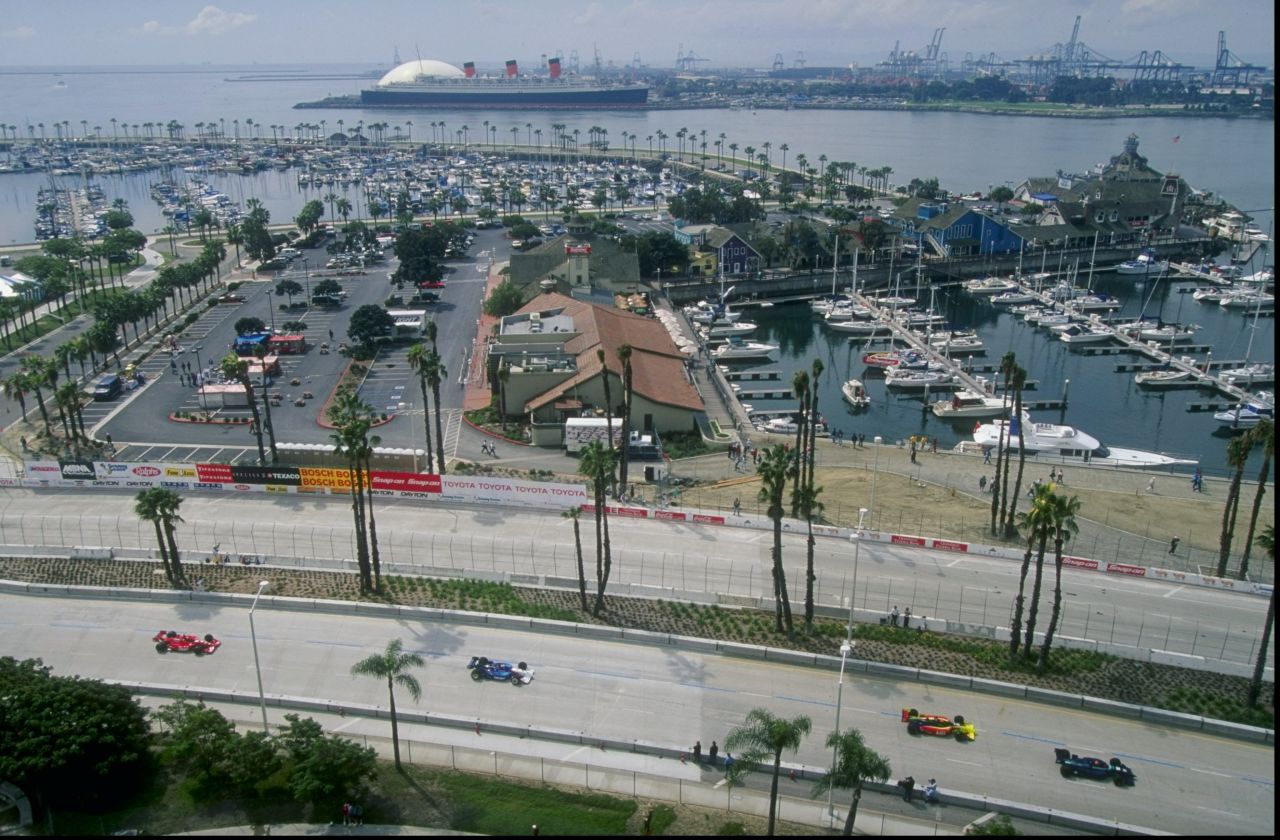 Cars have been cruising along Long Beach's racetrack since 1975. It's the oldest street circuit on the map in the United States. "It's become a true classic," says American racing legend Mario Andretti. This photo shows the IndyCar Long Beach Grand Prix from 1998.