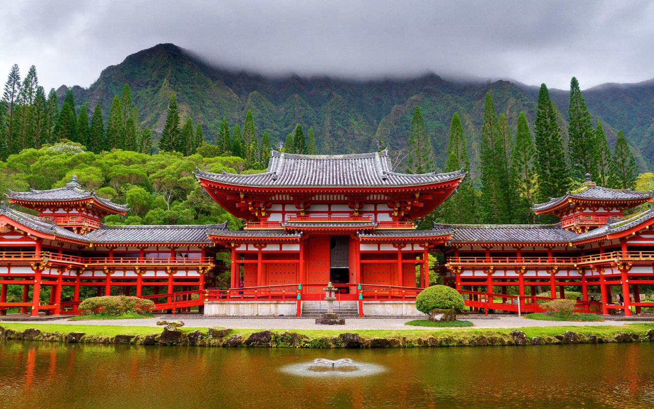 OK, so this temple may not actually be located in Japan -- it's found in O'ahu, Hawaii. But it's a great example of how Japan's' culture has been exported to other parts of the world. Built in 1968, this non-denominational shrine commemorates the 100th anniversary of the arrival of the first Japanese immigrants in Hawaii.