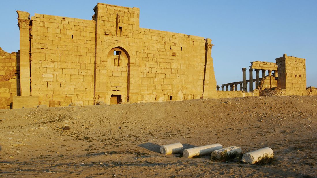 <strong>Before: </strong>The Temple of Bel in 2008.