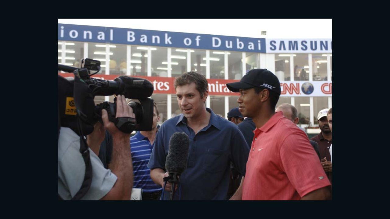 Don Riddell interviews Tiger Woods in Dubai in 2006.