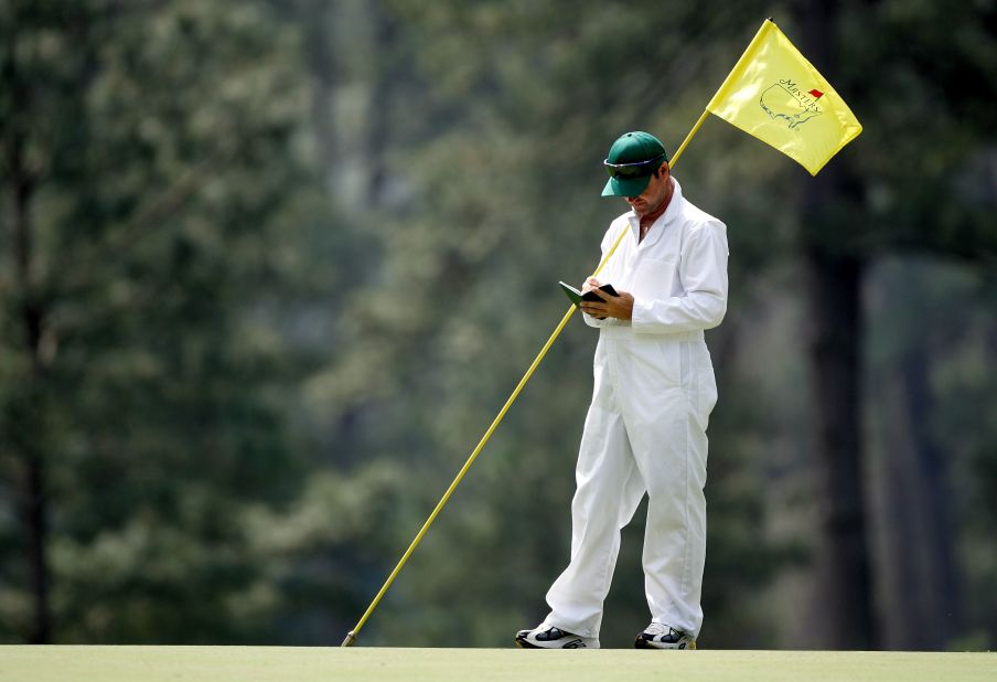 Billy Foster will be caddying for Britain's Lee Westwood at the 2016 Masters. Foster has been going to Augusta National for more than two decades. "You've got to slow down your thought process and keep in check of your emotions, that's your job as a caddie," Foster told CNN.