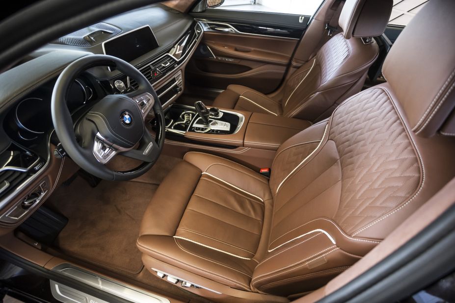 The luxe interior of the 7 Series just helped it take home the coveted 2016 World Luxury Car Award at the New York International Auto Show. It is equally alluring for driver and passenger. 